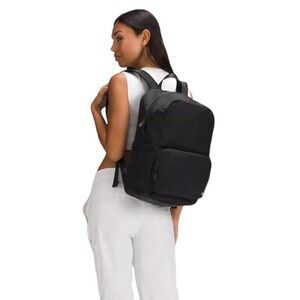 Lululemon everywhere backpack 22L Black New